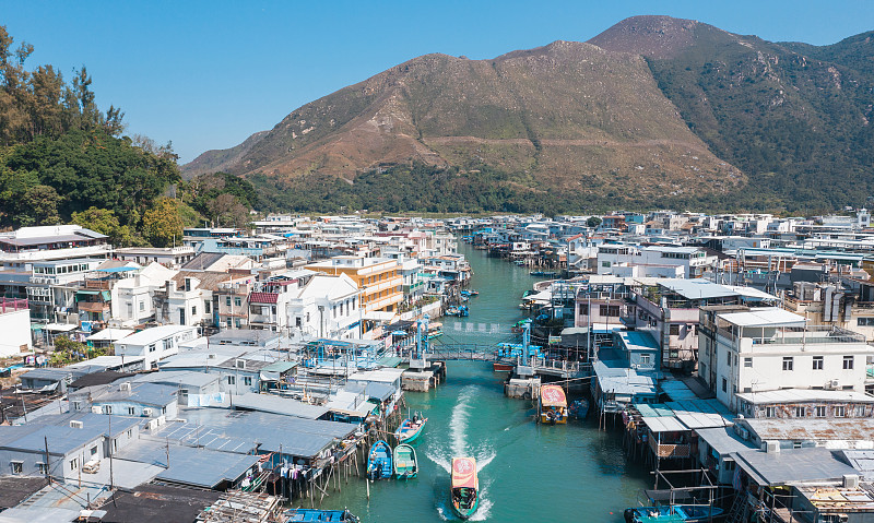 航拍香港大澳漁村,水上威尼斯,河流, 船,村落圖片素材