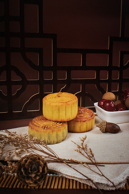月餅中秋節飲食傳統節日禮物甜食團圓圖片素材