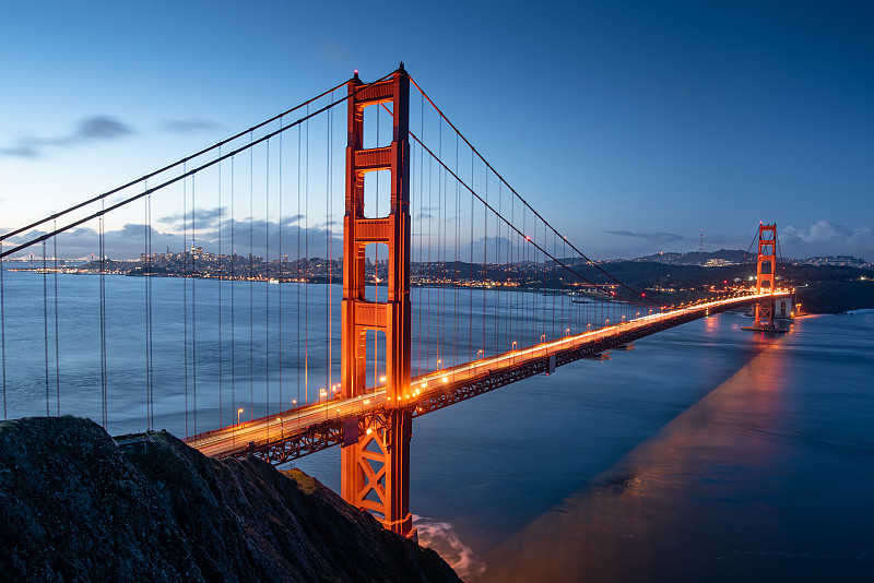 来自美国加州旧金山马歇尔海滩的金门大桥图片素材
