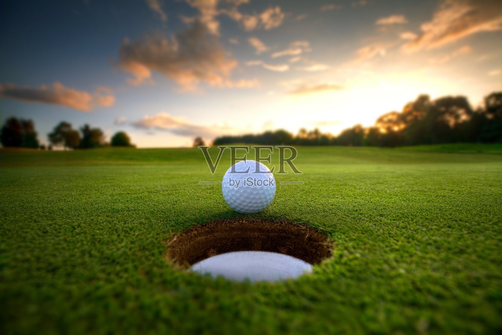 高尔夫球近洞照片摄影图片