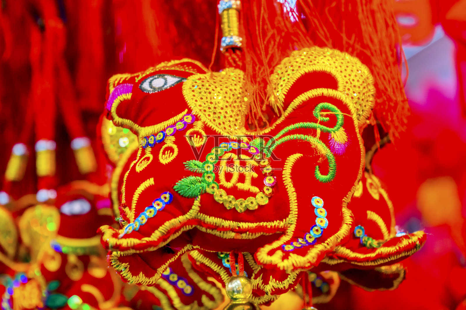红色古代狗中国农历新年装饰北京中国照片摄影图片