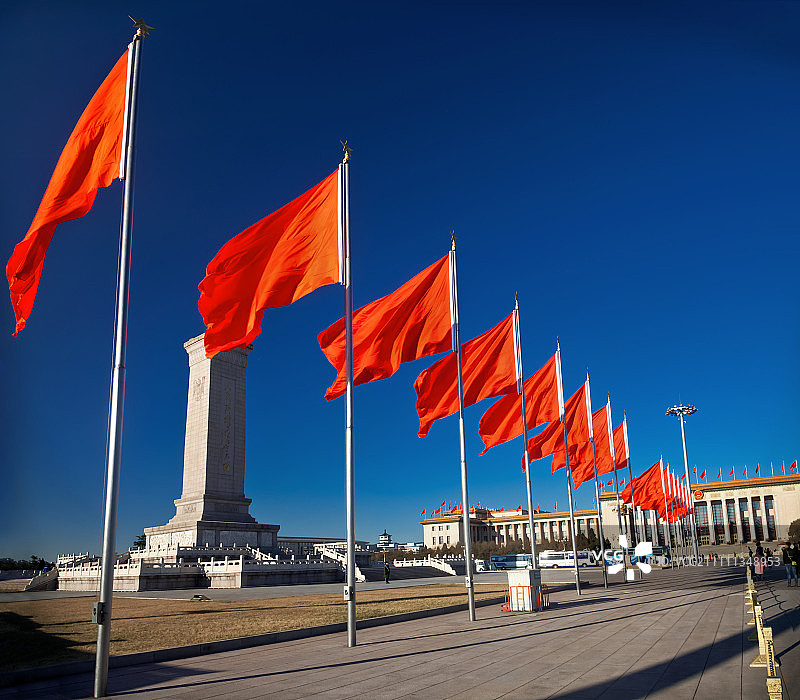 天安门广场红旗飘扬，北京，中国图片素材