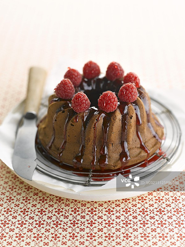 巧克力蛋糕配覆盆子醋图片素材