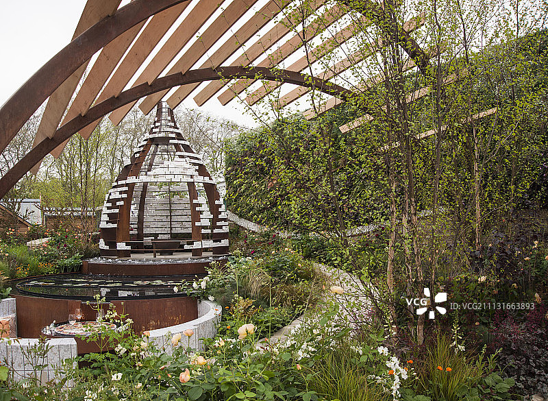 2013切尔西花展，斯托克-特伦特转型的故事，设计师斯托克-特伦特理事会庭院设计师。植物银奖章图片素材