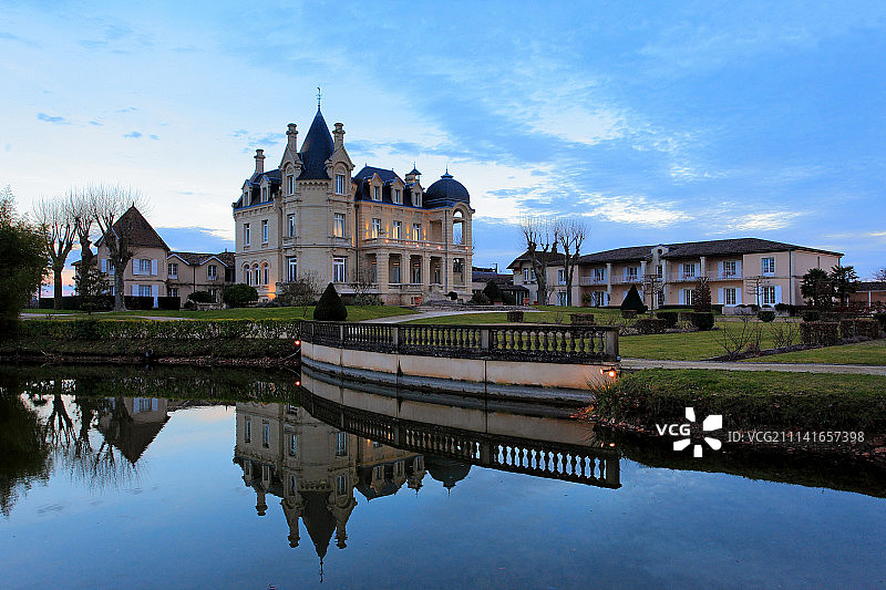 法国 波尔多右岸的城堡酒店 Chateau Hotel Grand Barrail图片素材
