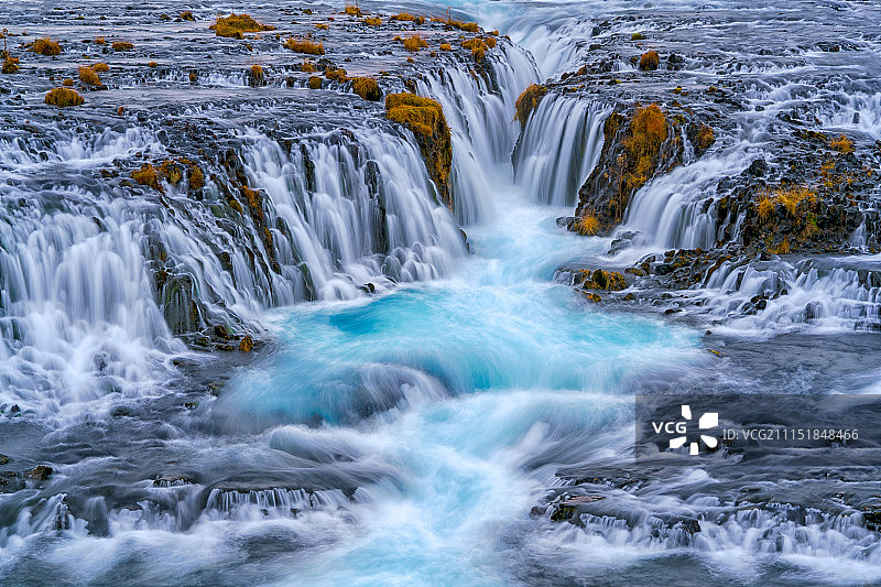 冰岛的蓝色彩色瀑布图片素材