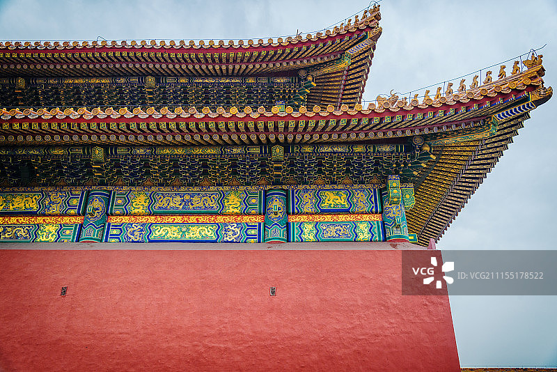 中国北京紫禁城，色彩丰富的寺庙立面细节图片素材