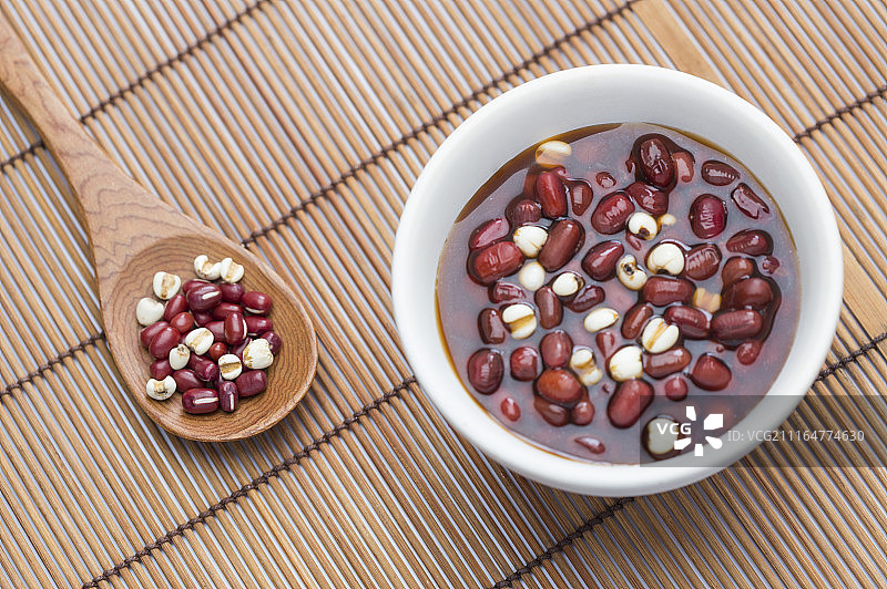 红豆薏仁汤图片素材