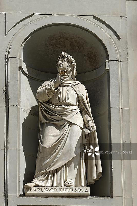 Francesco Petrarca, Uffizi, Uffizi, Florence, Tuscany，意大利，欧洲广场上的雕像图片素材