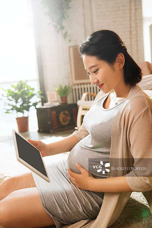 孕妇的家庭生活图片素材