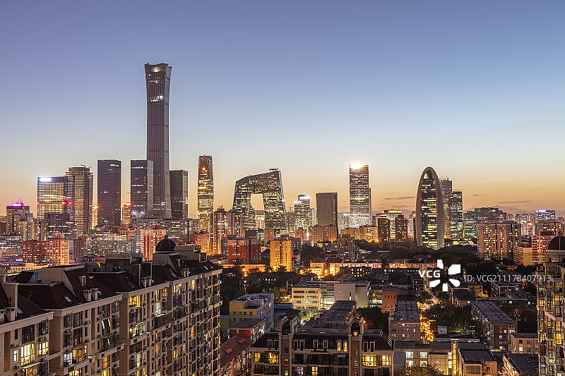 北京中国尊央视大楼天际线夜景图片素材