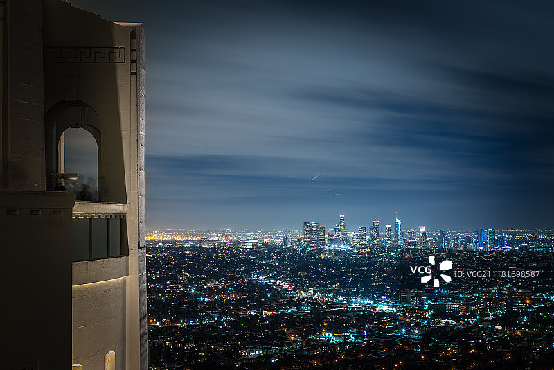 美国洛杉矶格里菲斯天文台视角夜景全景图片素材