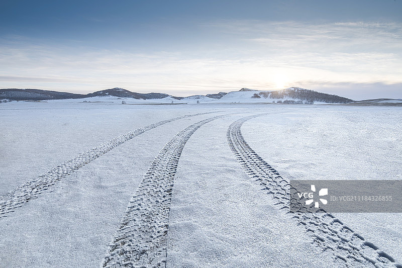 冬天的冰雪试驾赛道图片素材
