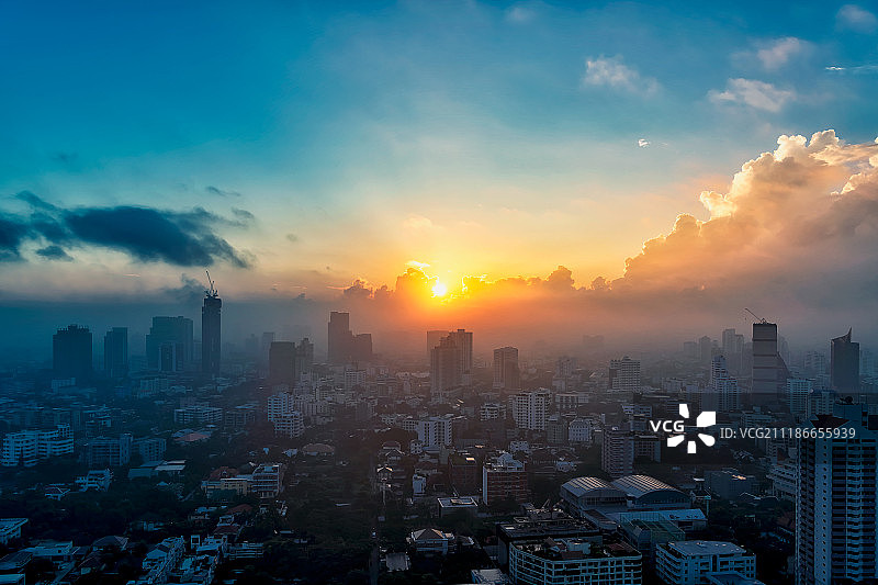 泰国曼谷城市风光日出高视角图片素材