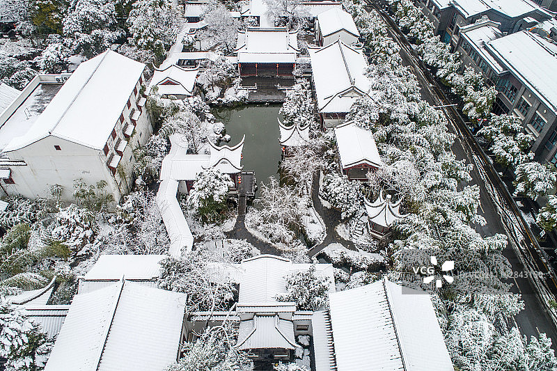 航拍 南京 明代古典园林 瞻园 雪景图片素材