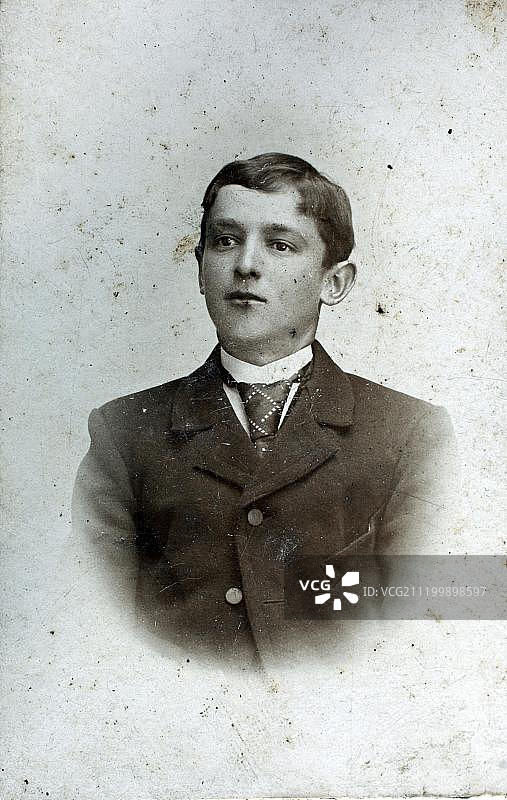 历史照片，穿着西装的年轻人，1903年，下巴伐利亚图片素材