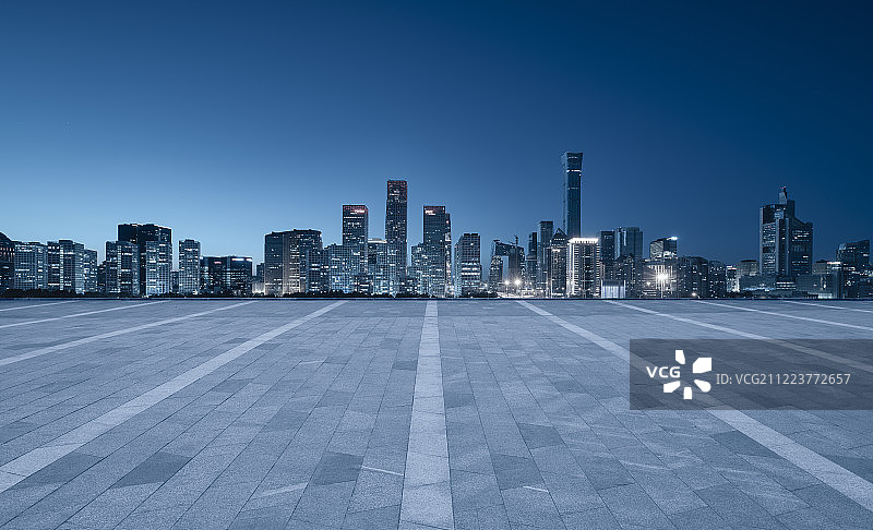 北京CBD繁华夜景和广场地面图片素材
