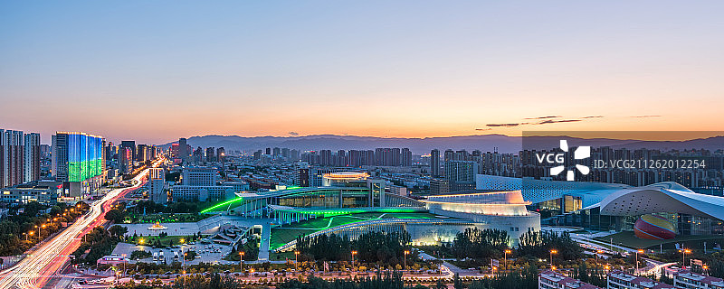 中国内蒙古呼和浩特内蒙古博物院、科技馆建筑夜景风光图片素材