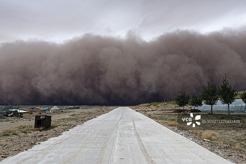 Sand storm, central Inner Mongolia, China. 沙尘暴，内蒙古中部，中国。图片素材