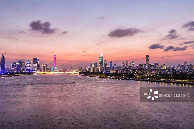 广州城市天际线日落夜景图片素材