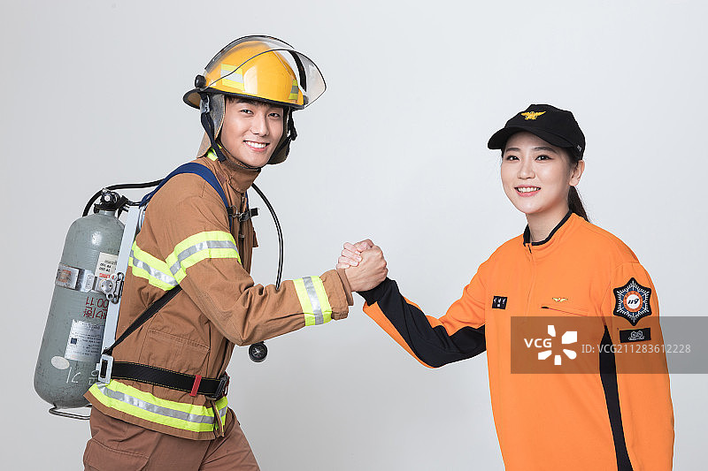 亚洲男女消防员画像404图片素材
