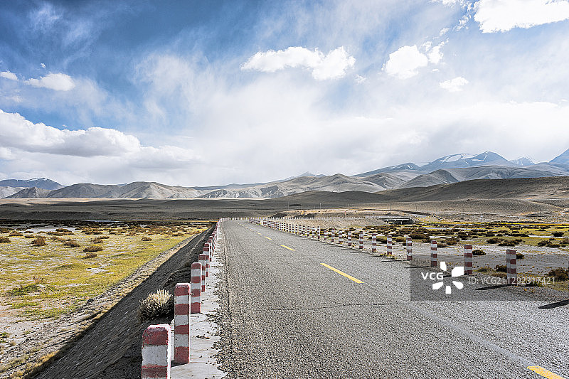 亚洲中国西藏自治区阿里地区新藏线公路旅行图片素材
