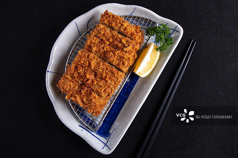 日式里脊猪排咖喱饭套餐图片素材