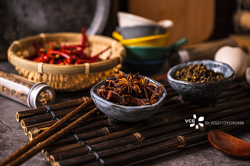 中式厨房调味品-八角花椒图片素材