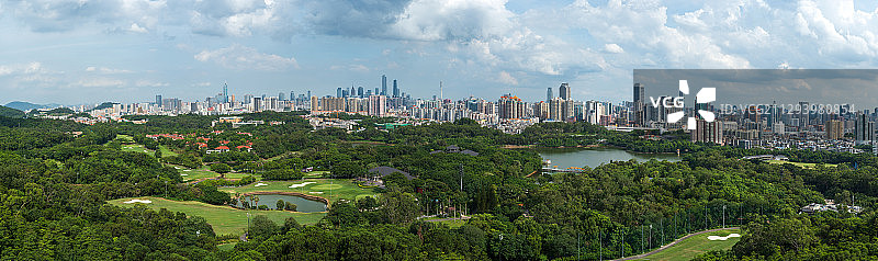 夏日广州麓湖公园城市天际线全景图片素材