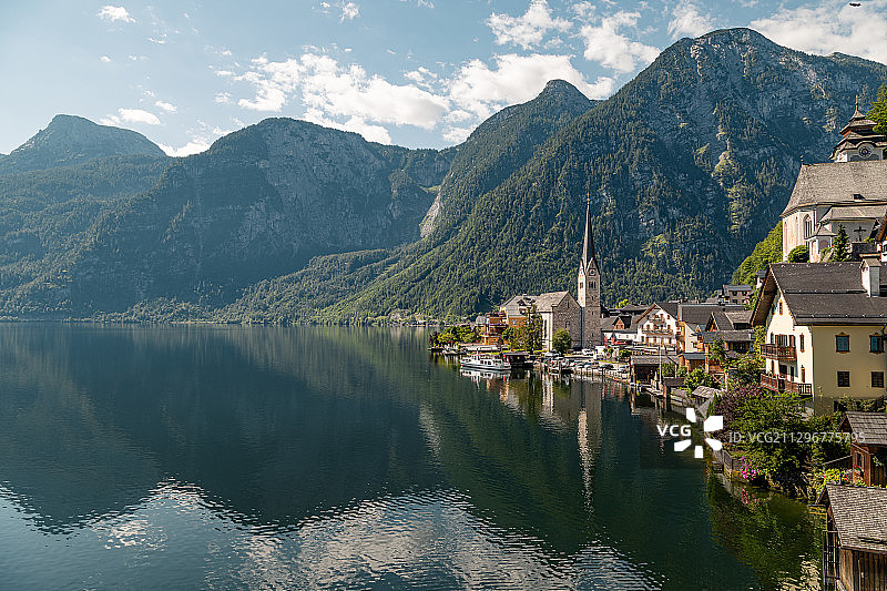 上奥地利著名的哈尔斯塔特湖景观图片素材