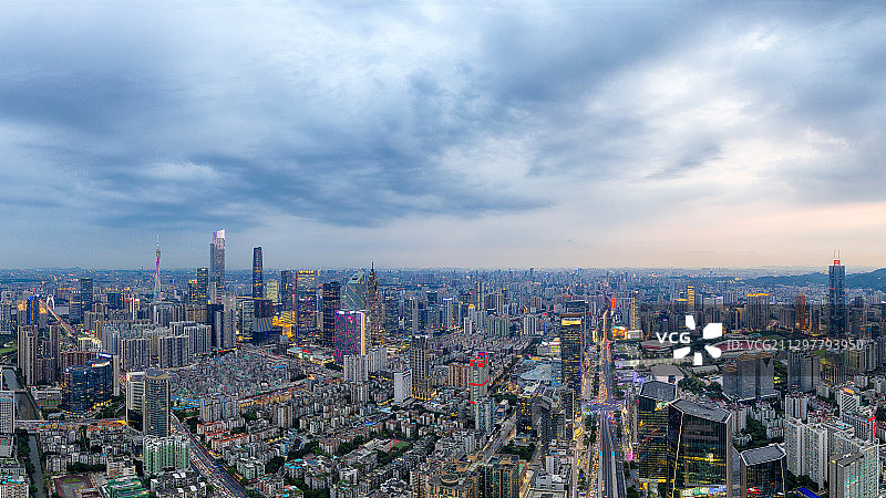 航拍视角下的广州珠江新城商务区图片素材