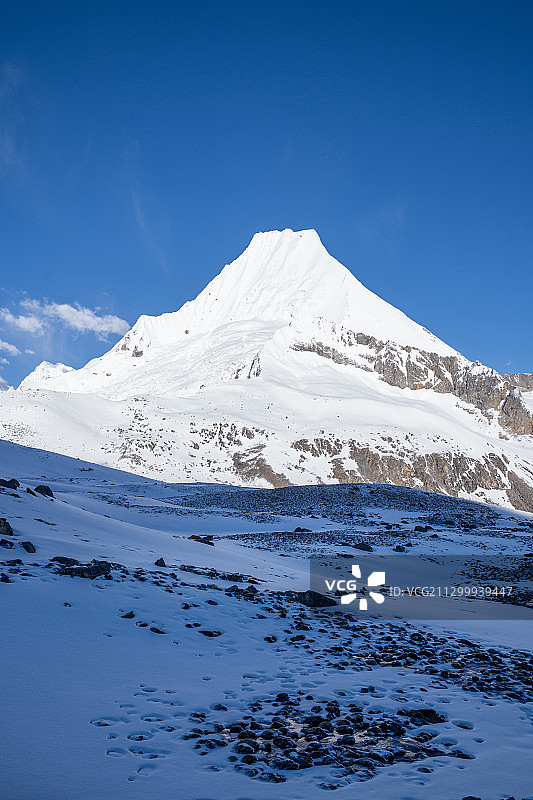 西藏库拉岗日雪山图片素材