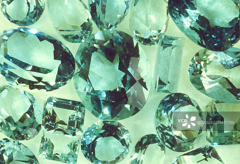 切割的海蓝宝石晶体图片素材