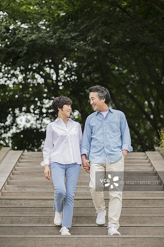 幸福人生活方式，亚洲老年夫妇179图片素材