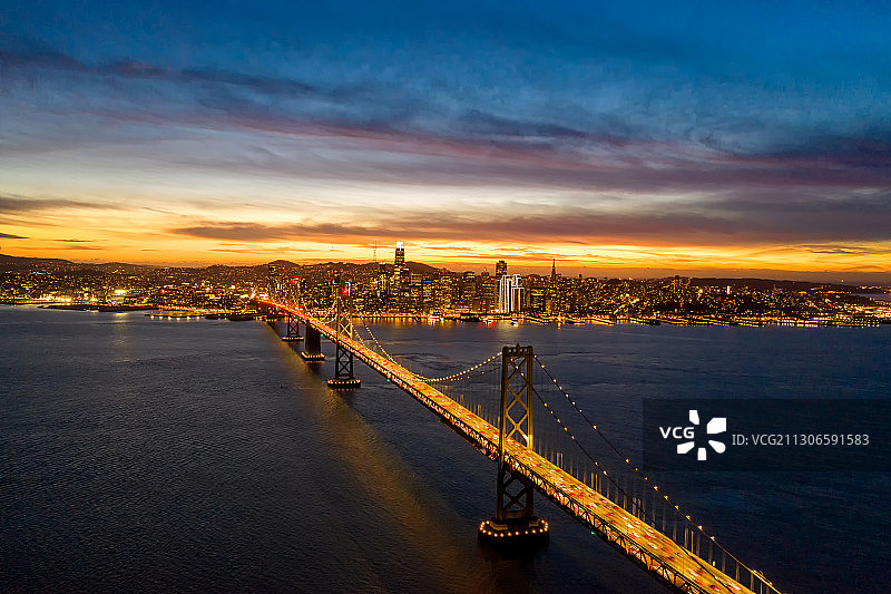 美国加州旧金山夜景航拍 海湾大桥图片素材