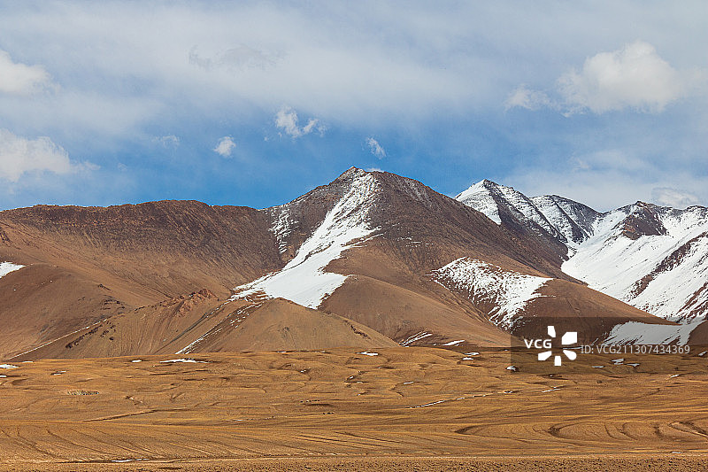 中国新疆帕米尔高原雪山风光图片素材