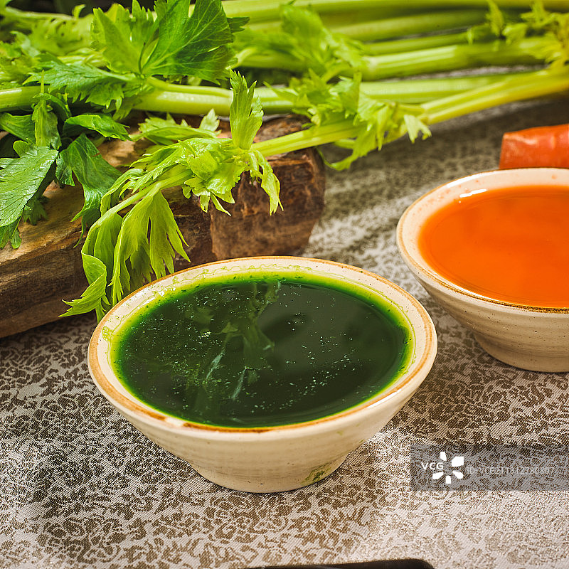 芹菜汁胡萝卜汁蔬菜汁玉米面黑米面白面图片素材