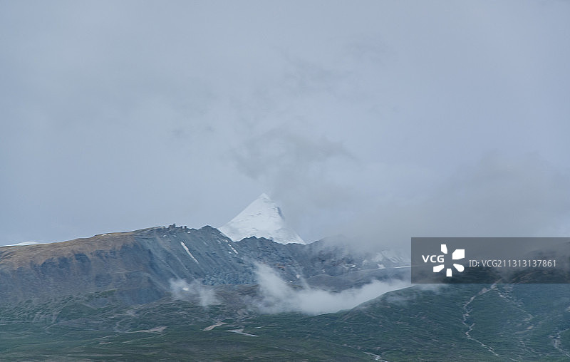 中国西藏青藏铁路沿线雪山风景图片素材