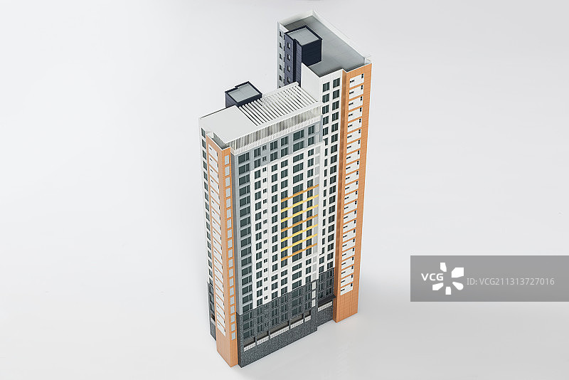 灰色背景下公寓复杂模型的高角度视图图片素材