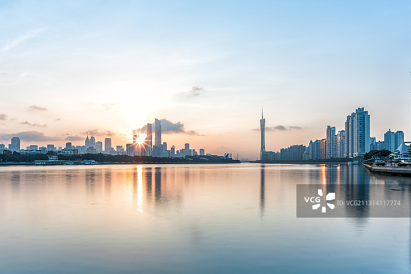 广州珠江新城和广州塔日出风光图片素材