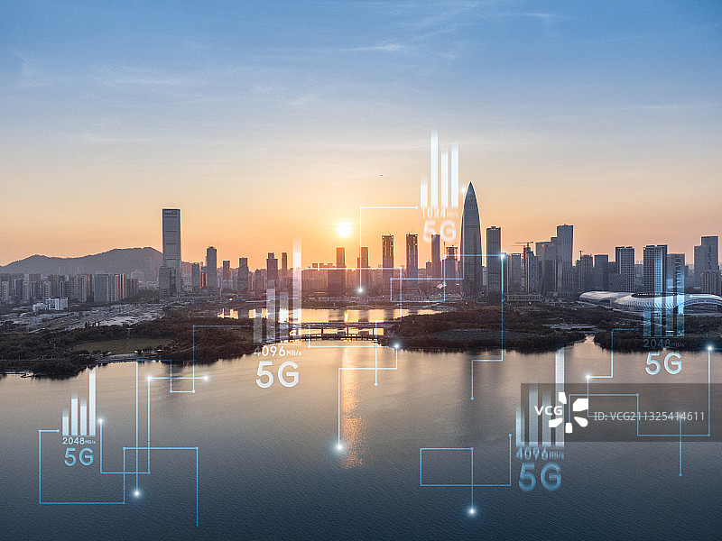 深圳后海金融区繁华天际线和5G科技智慧城市概念图片素材