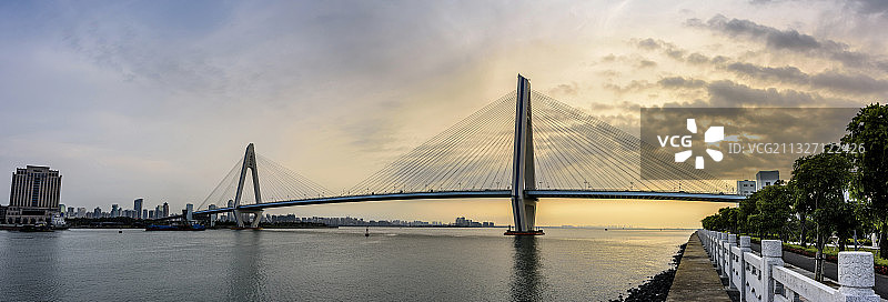 中国海南海口海甸河世纪大桥日暮风光图片素材