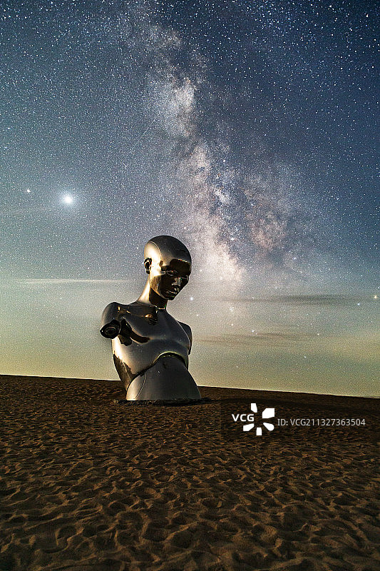 甘肃武威民勤沙漠雕塑公园雕塑银河星空图片素材