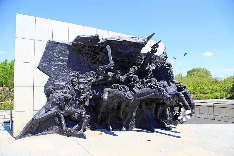 黑龙江齐齐哈尔和平广场江桥抗战纪念雕塑图片素材