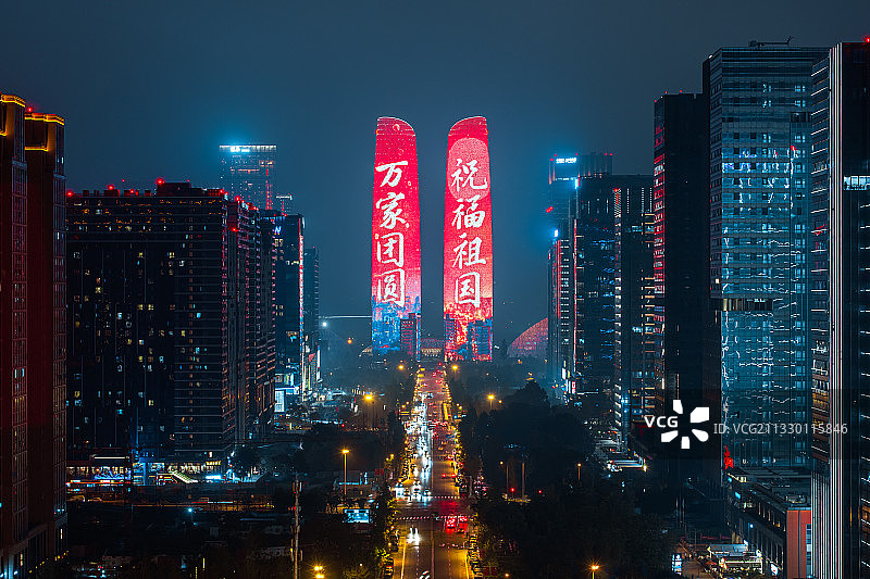成都国庆节双子塔灯光秀图片素材