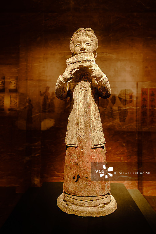 成都市博物馆彩绘陶伎乐俑图片素材