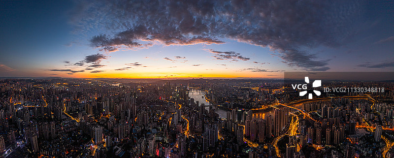 航拍重庆市渝中区城市日出全景大图图片素材
