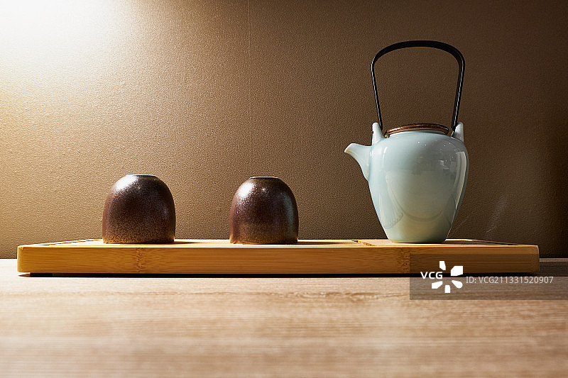 中国曲阜桌子上茶壶的特写图片素材