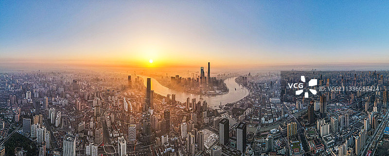 航拍上海浦东东方明珠陆家嘴三件套城市风光全景图片素材