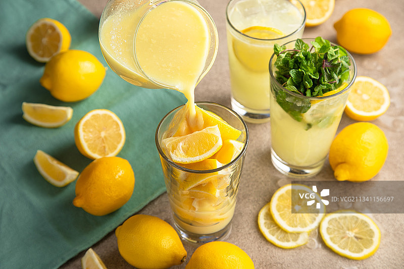 柠檬鸡尾酒图片素材